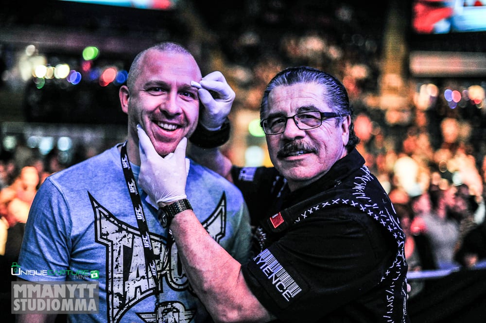 MMAnytt UFC Nottingham UFC on Fuel 5 Jacob Stich Duran cutman (2)