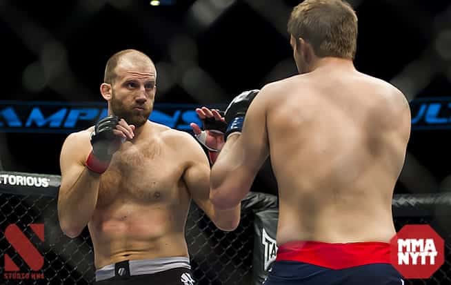 Troéng i sin UFC-debut mot Adam Cella i Globen. Foto: Micha Forssberg