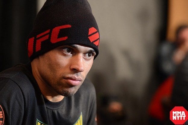 Renan Barao Pegado MMANytt UFC 165 Foto - Micha Forssberg