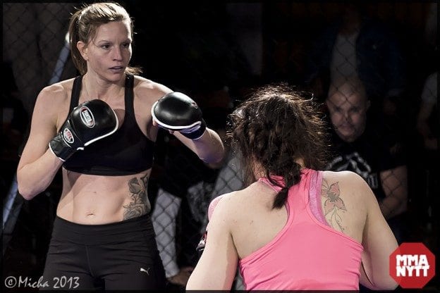 Sarah Giercksky vs Lisa Engelke SM i Shootfighting Nyköping träffen 20131108 fotograf Micha Forssberg 012