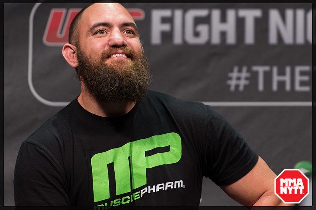 UFC_on_Fox_14_Stockholm_Hovet_weigh_in_Urijah_Faber_ Nick_Hein_Travis_Browne_Luke_Barnatt_Jan_Blachowicz_Micha_Forssberg_02