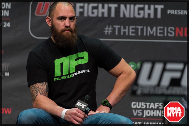 UFC_on_Fox_14_Stockholm_Hovet_weigh_in_Urijah_Faber_ Nick_Hein_Travis_Browne_Luke_Barnatt_Jan_Blachowicz_Micha_Forssberg_06