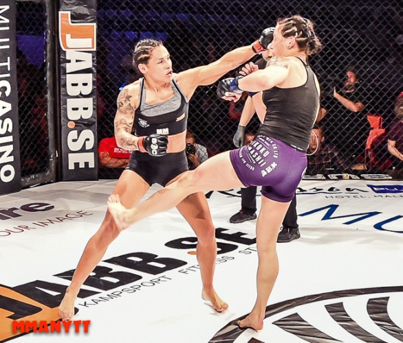 Superior challenge 12 Lina Akhtar Länsberg vs Alexandra Buch malmö baltiska hallen mmanytt mixed martial arts mma fight foto alex wayne 2015-40