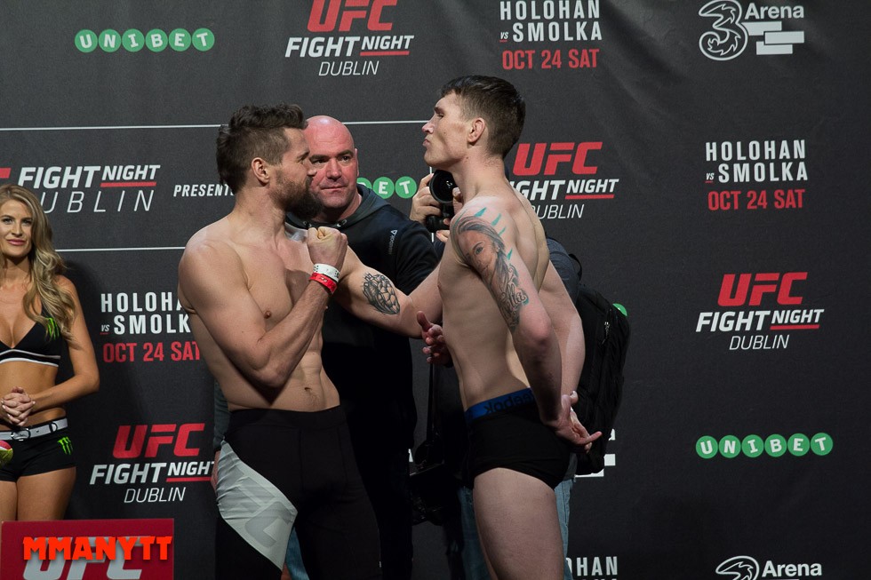 Staredown mellan danske Nicolas Dalby (vänster) och engelsmannen Darren Till. Foto: Mazdak Cavian.