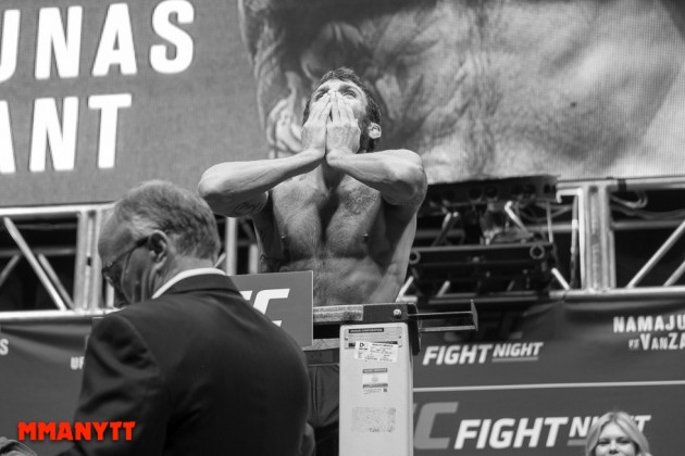 UFC Fight Night 80 Weigh In Michael Chiesa MMAnytt Photo Mazdak Cavian-45