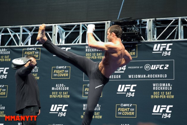 Luke Rockhold UFC The Ultimate Fighter Finale Weigh-in MMAnytt Photo Mazdak Cavian-10