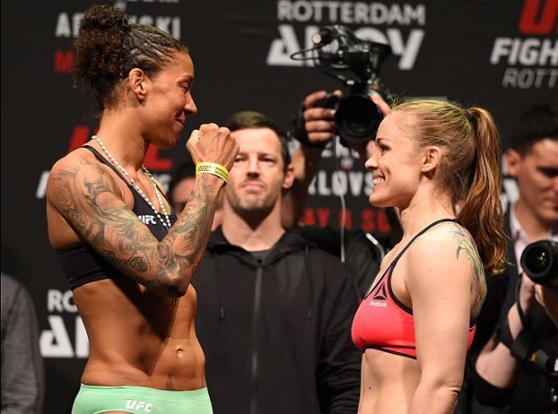 Staredown mellan de Randamie och Elmose. Foto: Josh Hedges/Zuffa LLC