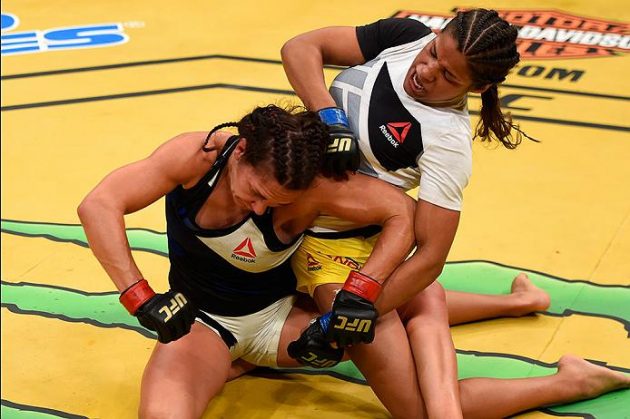 Peña vann nästan varje scramble på sin match under UFC 200 (Photo by Josh Hedges/Zuffa LLC/Zuffa LLC via Getty Images)
