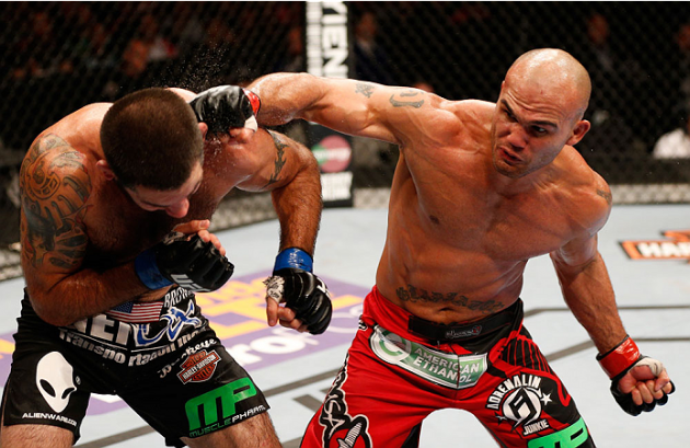 ufox12_12_lawler_vs_brown_006