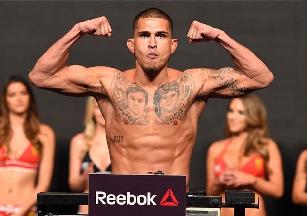 LAS VEGAS, NV - APRIL 20: Anthony Pettis steps on the scale during the UFC 197 weigh-in at the MGM Grand Garden Arena on April 20, 2016 in Las Vegas, Nevada. (Photo by Josh Hedges/Zuffa LLC/Zuffa LLC via Getty Images)