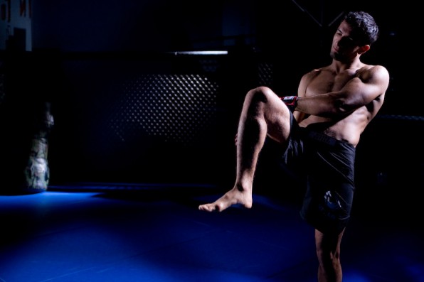 Gegard Mousasi knees