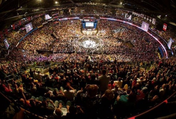 ufc-arena-audience-publik