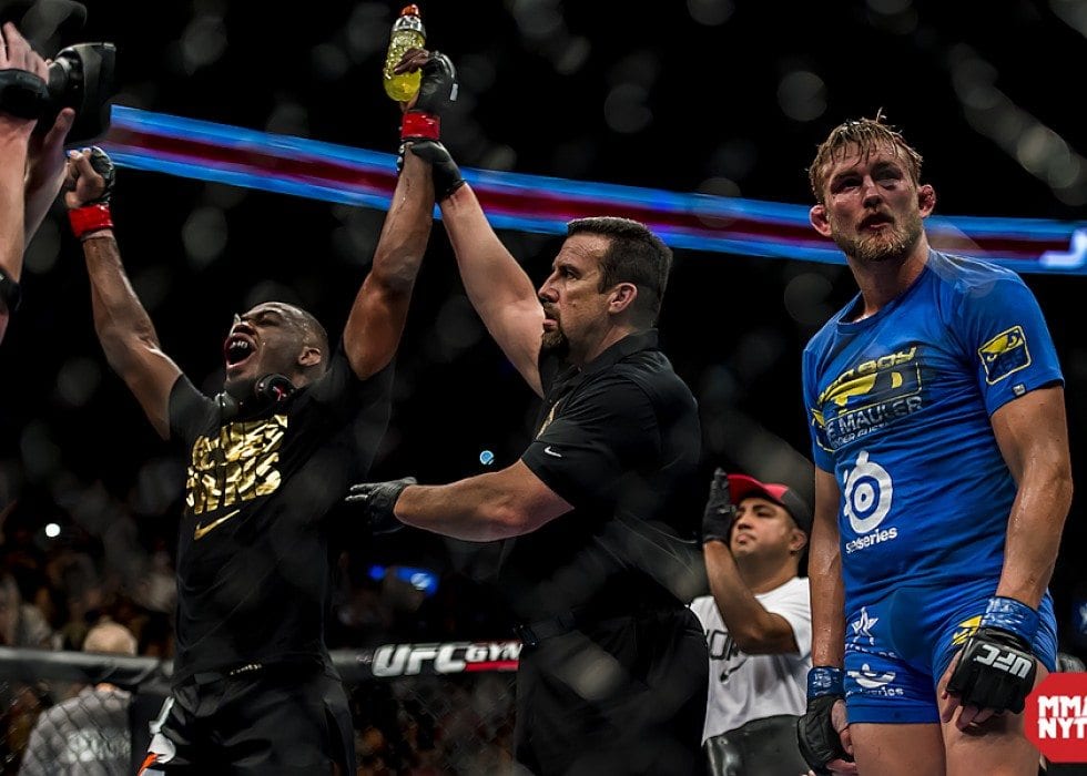 Alexander Gustafsson-vs-Jon-Jones26