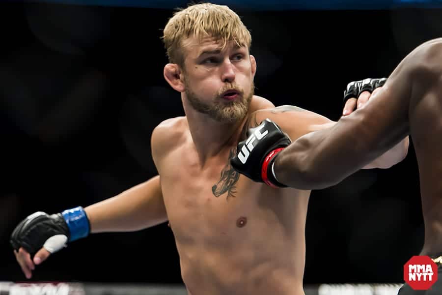 Alexander Gustafsson-vs-Jon-Jones3