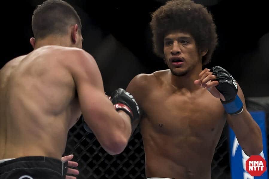 MMANytt Roland Derlorme vs Alex Caceres UFC 165 5