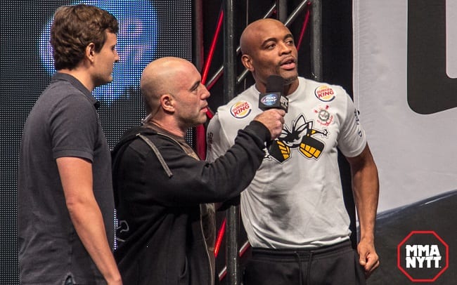 UFC 168 Anderson Silva  Joe Rogan MMAnytt-6798