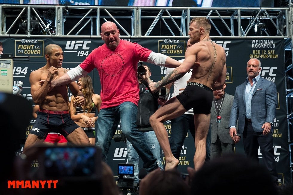 Staredown Jose Aldo Conor McGregor UFC 194 Weigh In Las Vegas MMAnytt Photo Mazdak Cavian 2015-76