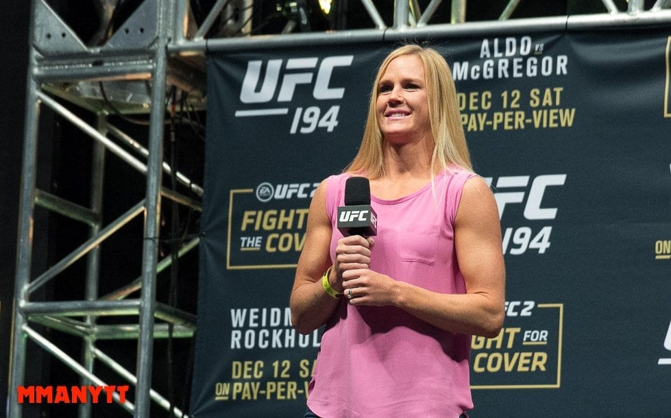 UFC 194 Weigh In Las Vegas MMAnytt Photo Holly Holm Mazdak Cavian 2015