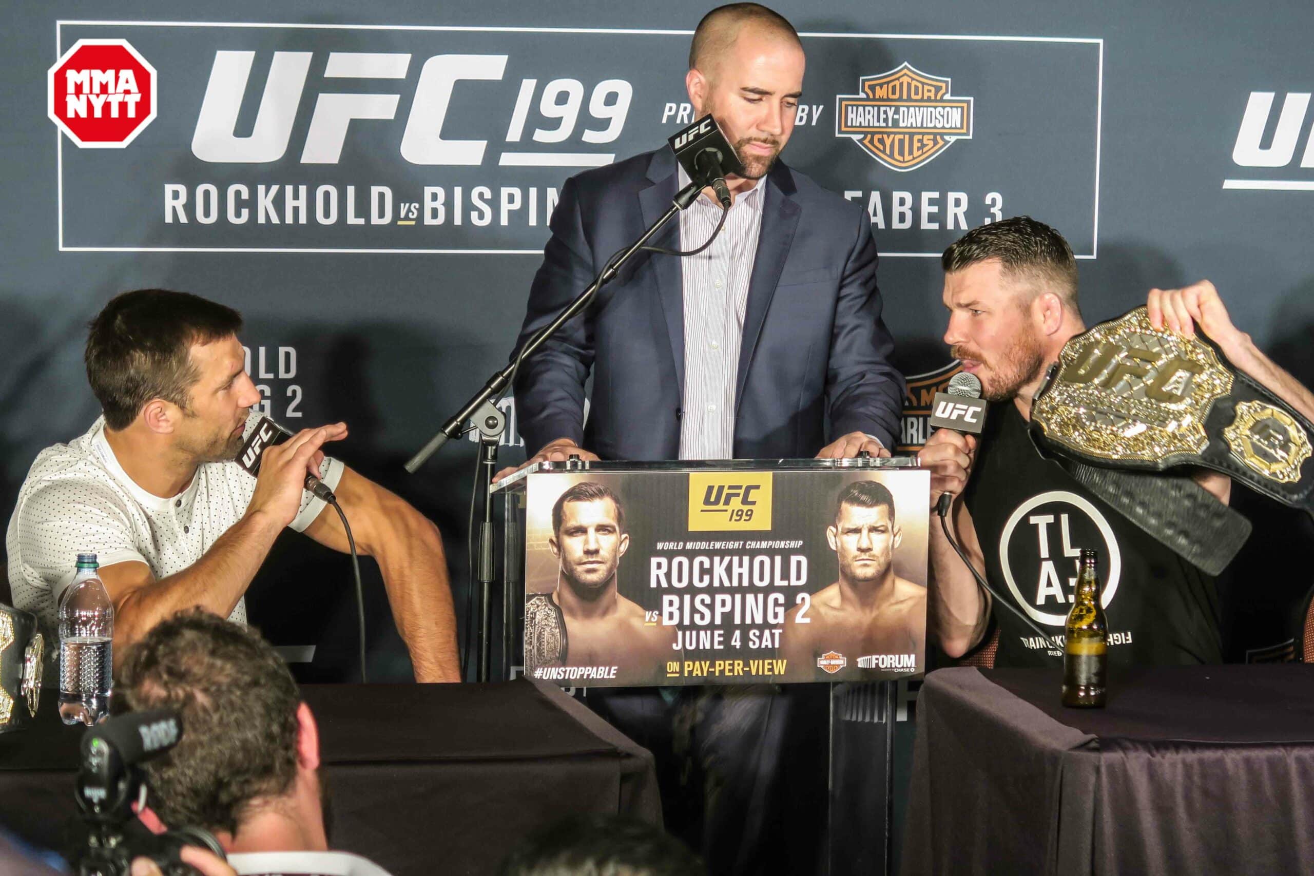 Luke Rockhold Michael Bisping UFC 199 Los Angeles 20160605 MMAnytt.se-68