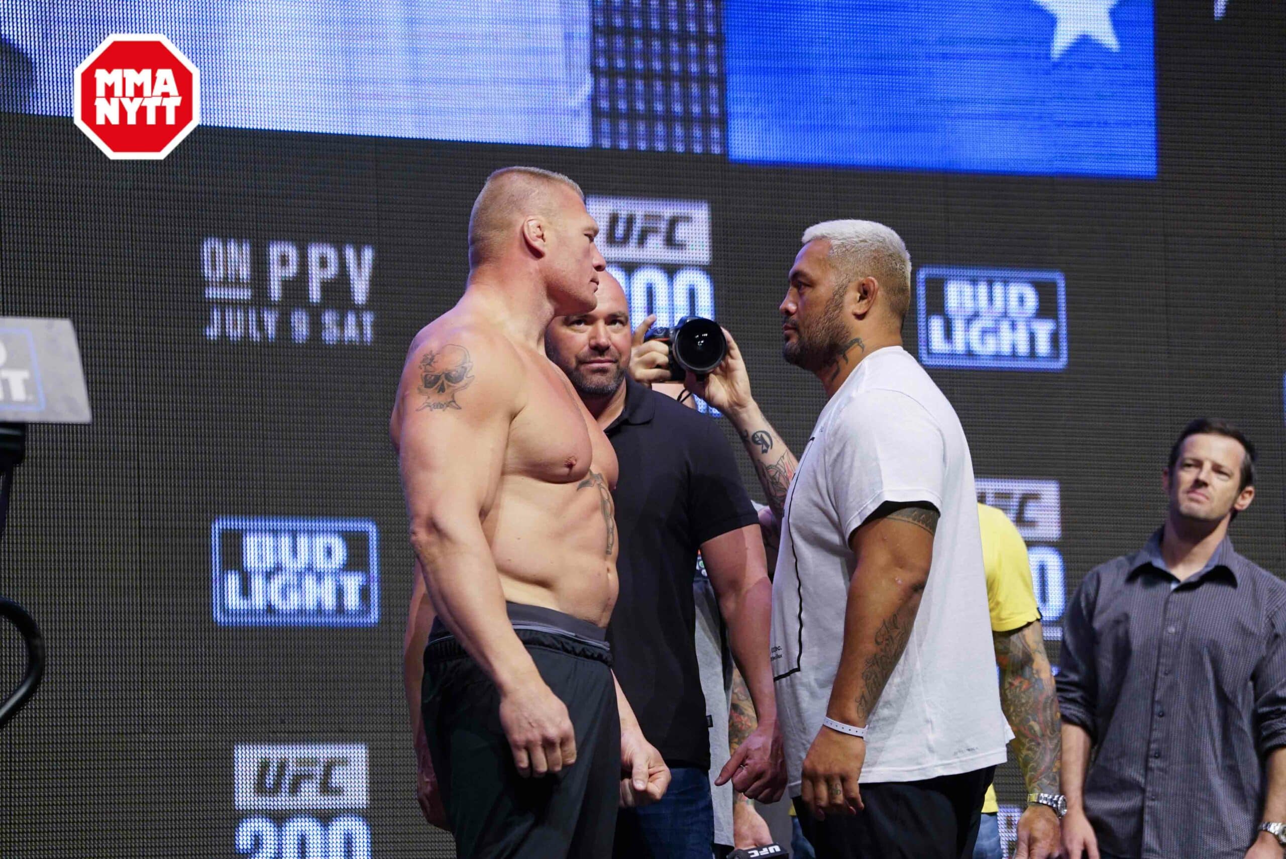 UFC 200 Las Vegas Weigh Ins 2016-07-08 Brock Lesnar vs Mark Hunt photo MMAnytt.se Vince Cachero (132 of 155)