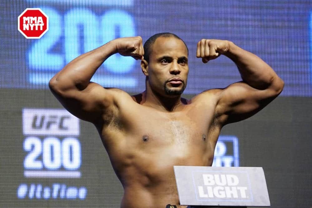 UFC 200 Las Vegas Weigh Ins 2016-07-08 Daniel Cormier photo MMAnytt.se Vince Cachero (113 of 155)