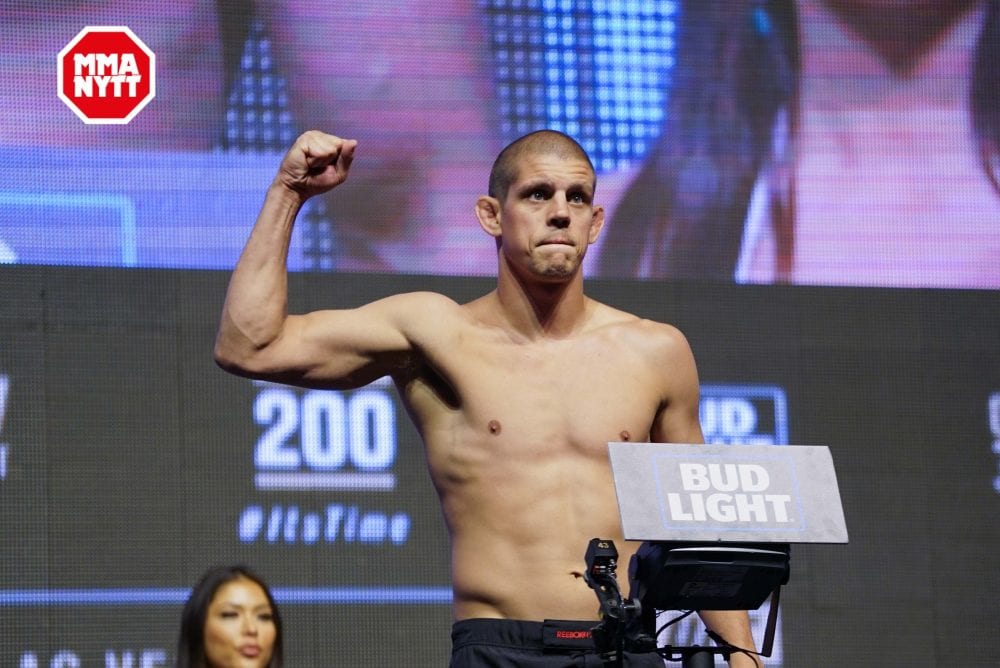 UFC 200 Las Vegas Weigh Ins 2016-07-08 Joe Lauzon photo MMAnytt.se Vince Cachero (14 of 155)