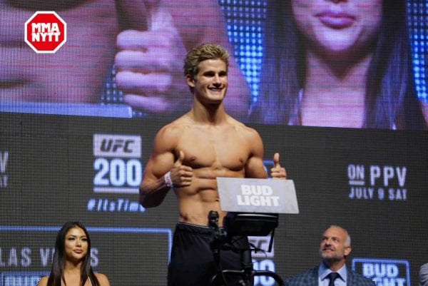 UFC 200 Las Vegas Weigh Ins 2016-07-08 Sage Northcutt photo MMAnytt.se Vince Cachero (42 of 155)