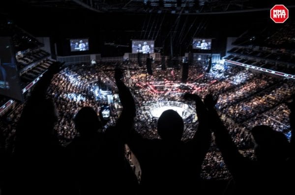 UFC Arena Publik MMAnytt