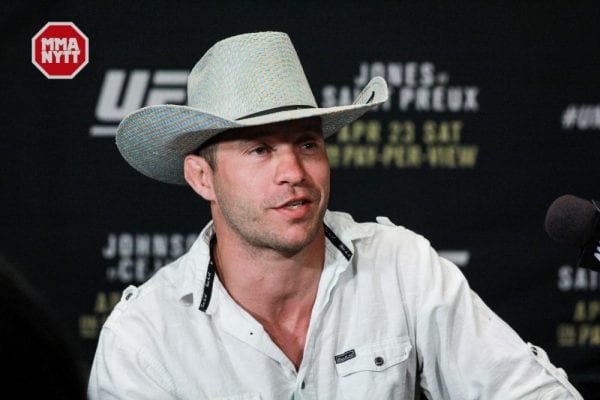 UFC-197-Donald-Cerrone-MMAnytt.se-UFC-post-pressconfrence-2016-04-23-las-vegas-nevada-mgm-PHOTO-MAZDAK-CAVIAN_-3-1000×667