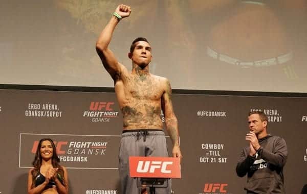 Andre-Fili-Ceremonial-Weigh-Ins-UFC-Fight-Night-118-Stefan-Romare-MMAnytt