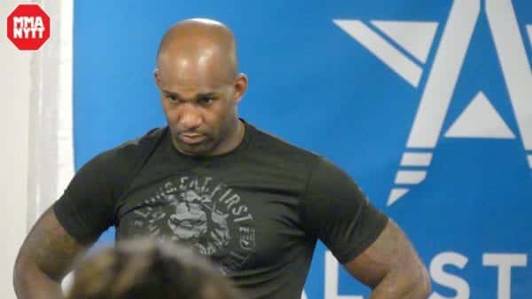 Jimi Manuwa w logo