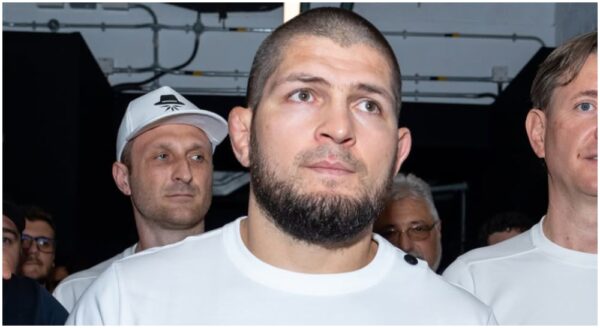 Khabib blev tvingad att gå av flygplanet - SE HÄNDELSEN