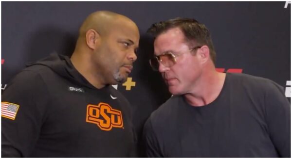 Daniel Cormier och Chael Sonnen föreslår match mellan assisterande coacher på TUF 33